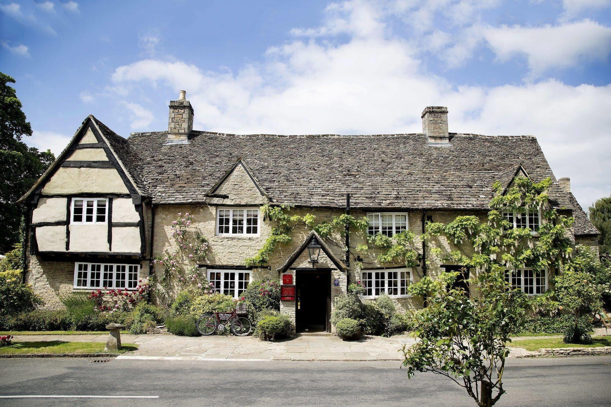 Old Swan Hotel Witney Eksteriør billede