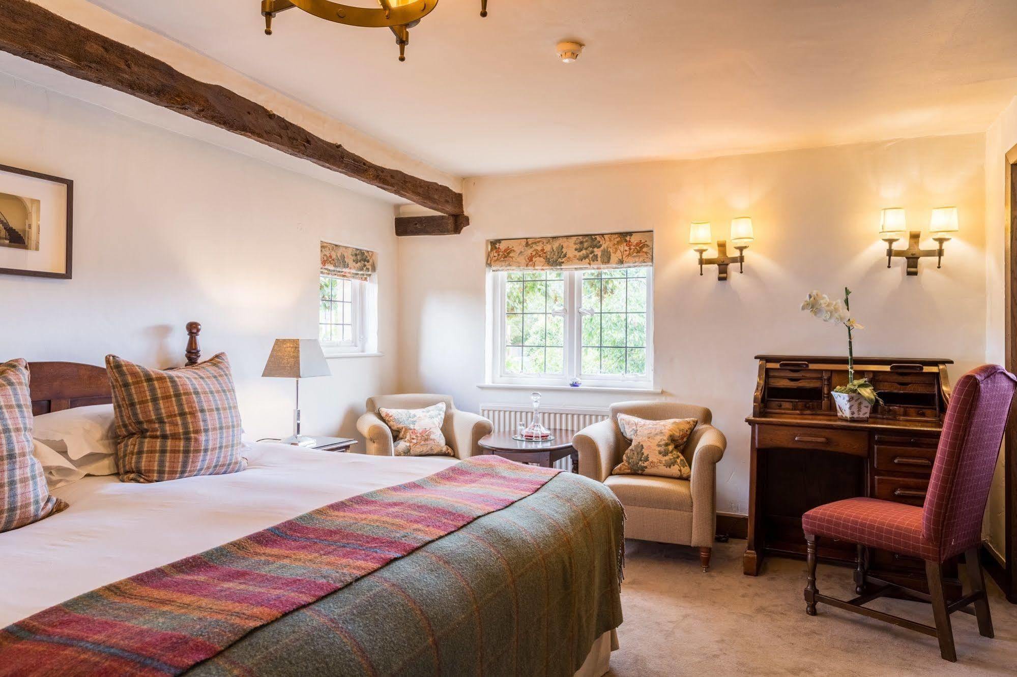 Old Swan Hotel Witney Eksteriør billede